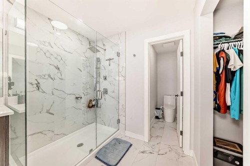 82 Waterford Crescent, Chestermere, AB - Indoor Photo Showing Bathroom