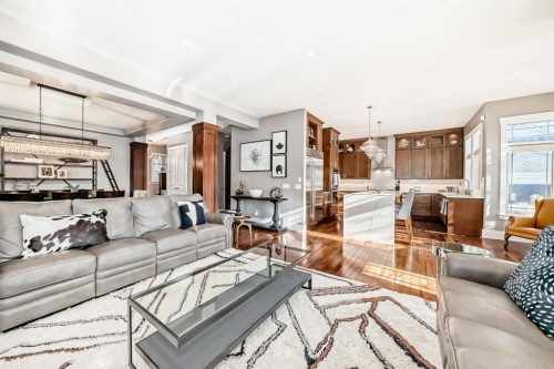 22 Angle Street Sw, Calgary, AB - Indoor Photo Showing Living Room