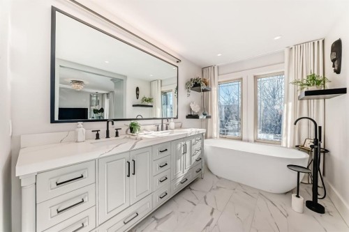 22 Angle Street Sw, Calgary, AB - Indoor Photo Showing Bathroom
