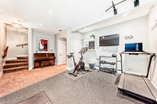 22 Angle Street Sw, Calgary, AB - Indoor Photo Showing Gym Room