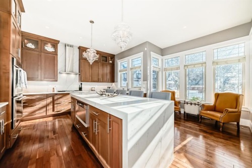 22 Angle Street Sw, Calgary, AB - Indoor Photo Showing Kitchen