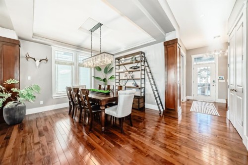 22 Angle Street Sw, Calgary, AB - Indoor Photo Showing Dining Room