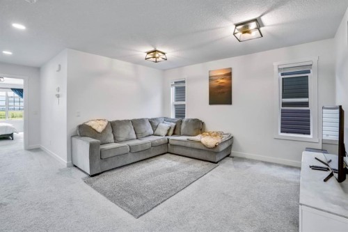 353 Walcrest View Se, Calgary, AB - Indoor Photo Showing Living Room