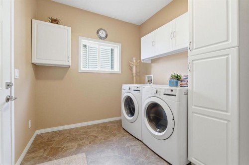 10 Goddard Circle, Carstairs, AB - Indoor Photo Showing Laundry Room