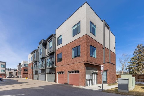 516 Greenbriar Common Nw, Calgary, AB - Outdoor