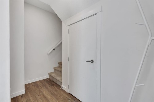 516 Greenbriar Common Nw, Calgary, AB - Indoor Photo Showing Other Room