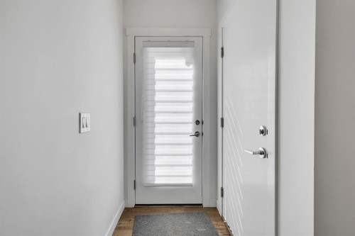 516 Greenbriar Common Nw, Calgary, AB - Indoor Photo Showing Other Room