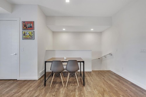 516 Greenbriar Common Nw, Calgary, AB - Indoor Photo Showing Other Room