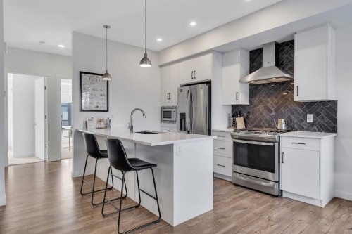 516 Greenbriar Common Nw, Calgary, AB - Indoor Photo Showing Kitchen With Stainless Steel Kitchen With Upgraded Kitchen