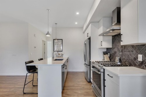 516 Greenbriar Common Nw, Calgary, AB - Indoor Photo Showing Kitchen With Stainless Steel Kitchen With Upgraded Kitchen