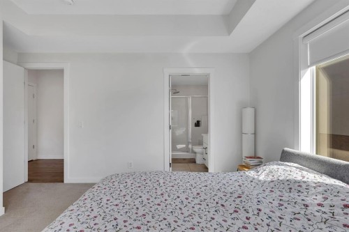 516 Greenbriar Common Nw, Calgary, AB - Indoor Photo Showing Bedroom