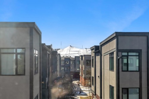 516 Greenbriar Common Nw, Calgary, AB - Outdoor