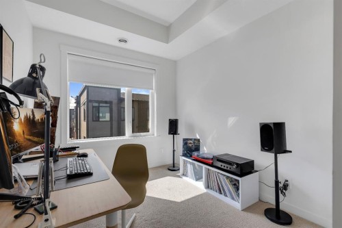 516 Greenbriar Common Nw, Calgary, AB - Indoor Photo Showing Office