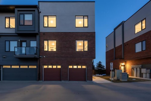 516 Greenbriar Common Nw, Calgary, AB - Outdoor With Balcony