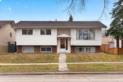 4748 Rundlehorn Drive Ne, Calgary, AB - Outdoor With Facade