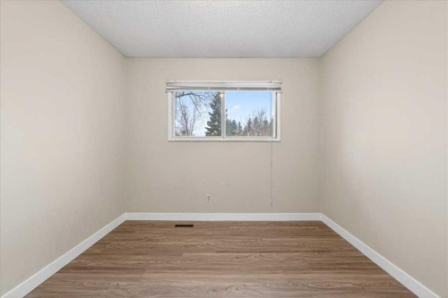 4748 Rundlehorn Drive Ne, Calgary, AB - Indoor Photo Showing Other Room