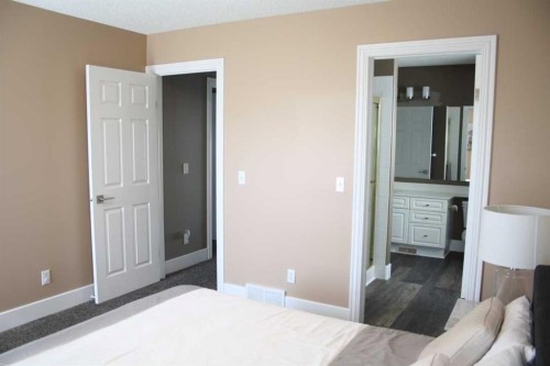 37 Chaparral Ridge Link Se, Calgary, AB - Indoor Photo Showing Bedroom