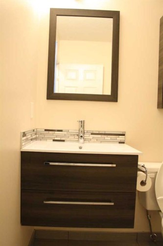 37 Chaparral Ridge Link Se, Calgary, AB - Indoor Photo Showing Bathroom