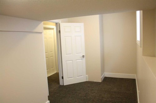 37 Chaparral Ridge Link Se, Calgary, AB - Indoor Photo Showing Other Room