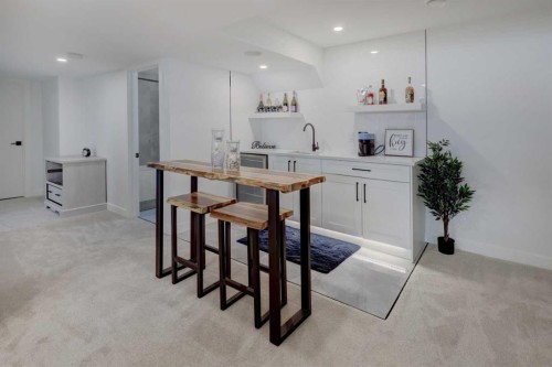 4620 30 Avenue Sw, Calgary, AB - Indoor