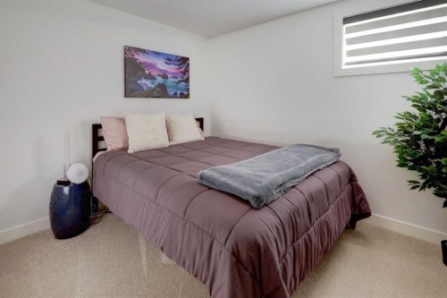 4620 30 Avenue Sw, Calgary, AB - Indoor Photo Showing Bedroom