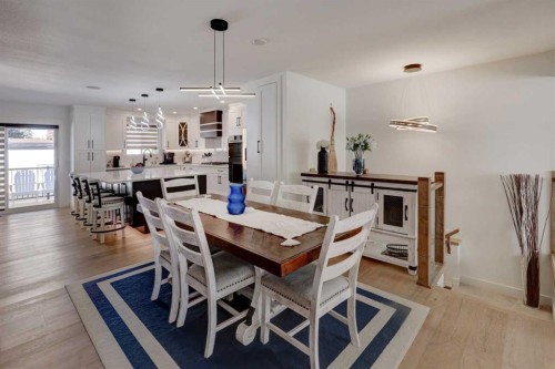 4620 30 Avenue Sw, Calgary, AB - Indoor Photo Showing Dining Room
