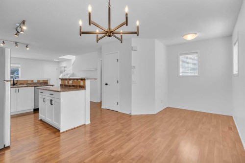 281 Elgin Gardens Se, Calgary, AB - Indoor Photo Showing Kitchen