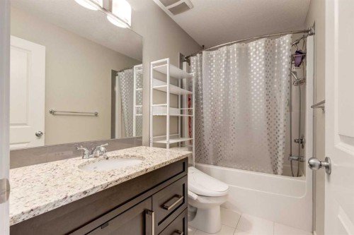 905 Evansridge Park Nw, Calgary, AB - Indoor Photo Showing Bathroom