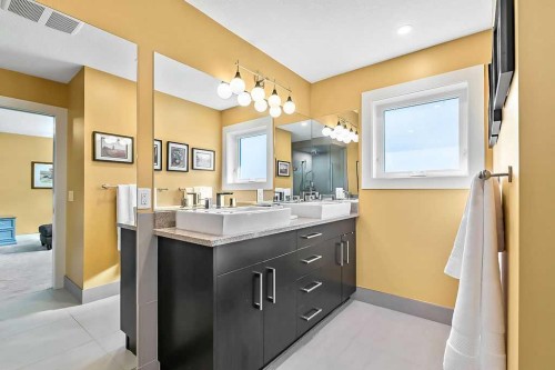 955 Cannock Road Sw, Calgary, AB - Indoor Photo Showing Bathroom