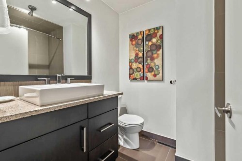 955 Cannock Road Sw, Calgary, AB - Indoor Photo Showing Bathroom
