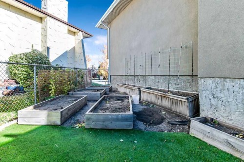 955 Cannock Road Sw, Calgary, AB - Outdoor With Exterior