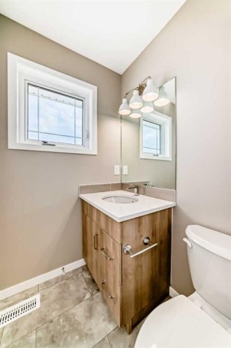 1328 Mahogany Boulevard Se, Calgary, AB - Indoor Photo Showing Bathroom