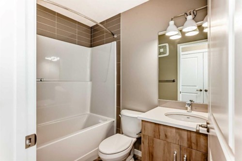 1328 Mahogany Boulevard Se, Calgary, AB - Indoor Photo Showing Bathroom