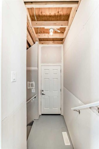 1328 Mahogany Boulevard Se, Calgary, AB - Indoor