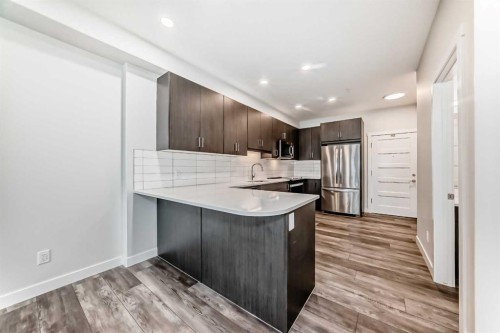 311-55 Wolf Hollow Crescent Se, Calgary, AB - Indoor Photo Showing Kitchen
