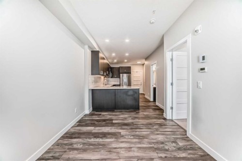 311-55 Wolf Hollow Crescent Se, Calgary, AB - Indoor Photo Showing Other Room