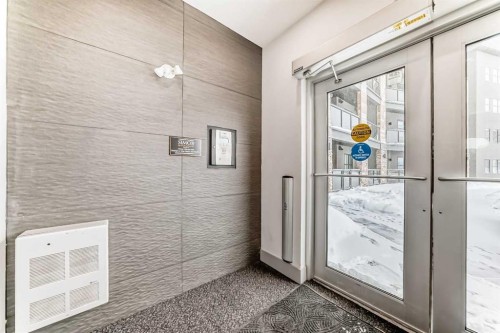 311-55 Wolf Hollow Crescent Se, Calgary, AB - Indoor Photo Showing Other Room