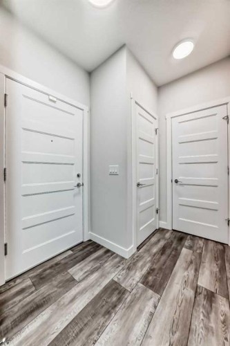 311-55 Wolf Hollow Crescent Se, Calgary, AB - Indoor Photo Showing Other Room
