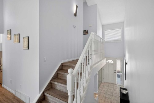 156 Sunlake Gardens Se, Calgary, AB - Indoor Photo Showing Other Room