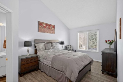 156 Sunlake Gardens Se, Calgary, AB - Indoor Photo Showing Bedroom