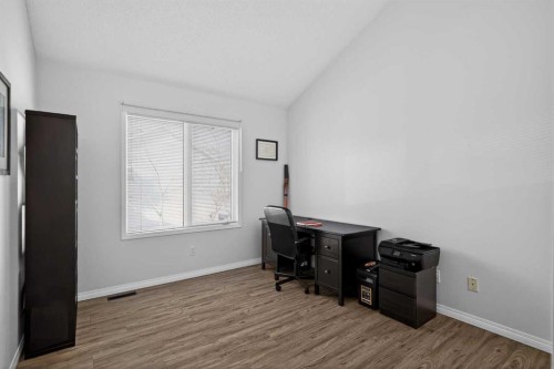 156 Sunlake Gardens Se, Calgary, AB - Indoor
