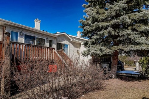 156 Sunlake Gardens Se, Calgary, AB - Outdoor