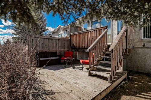 156 Sunlake Gardens Se, Calgary, AB - Outdoor