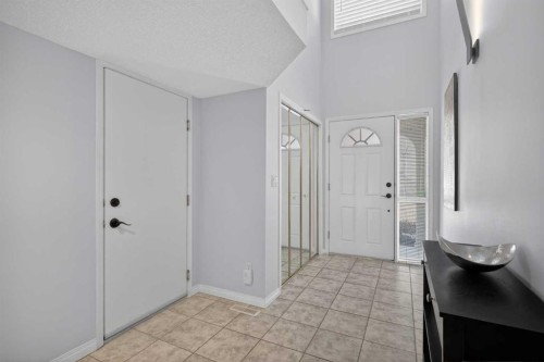 156 Sunlake Gardens Se, Calgary, AB - Indoor Photo Showing Other Room