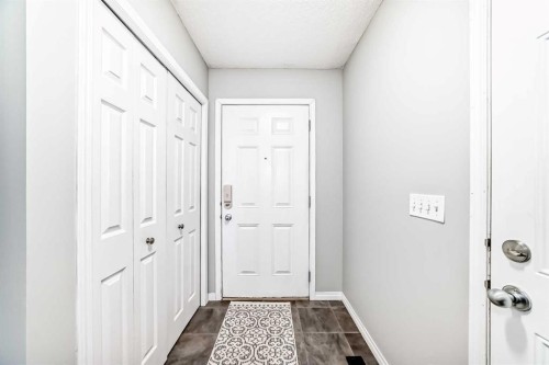 17 Copperfield Court Se, Calgary, AB - Indoor Photo Showing Other Room