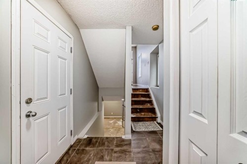 17 Copperfield Court Se, Calgary, AB - Indoor Photo Showing Other Room
