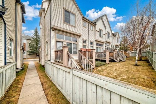 17 Copperfield Court Se, Calgary, AB - Outdoor