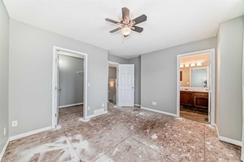 17 Copperfield Court Se, Calgary, AB - Indoor