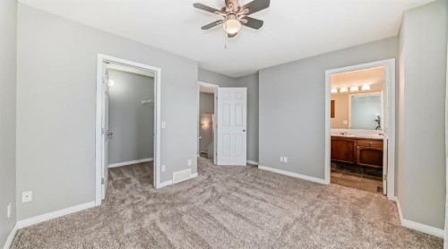 17 Copperfield Court Se, Calgary, AB - Indoor