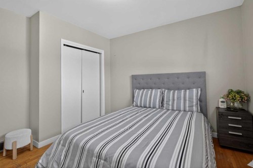 1823 38 Street Se, Calgary, AB - Indoor Photo Showing Bedroom